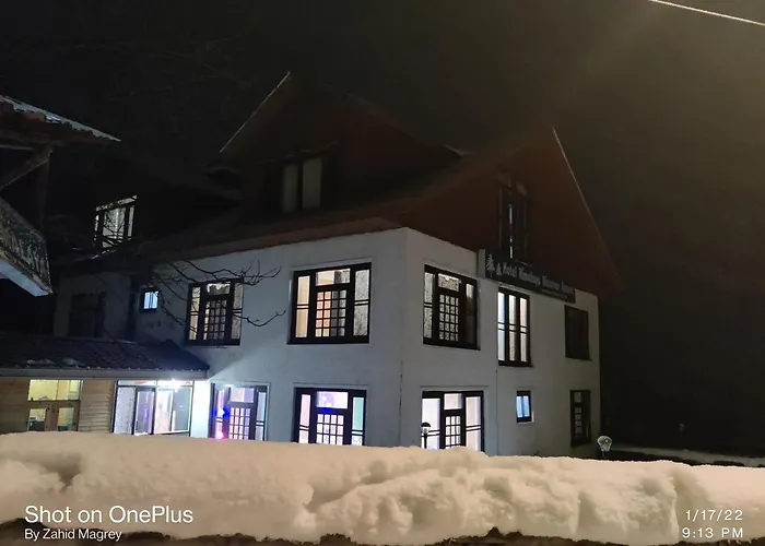 Hotel Himalayan Discover Resort